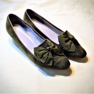 *** SAKS *** Suede Comfortable Flats (Matching Suede CLUTCH also Available)